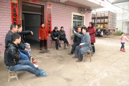 天下政协委员杨文龙深入下层调研社情民意.jpg